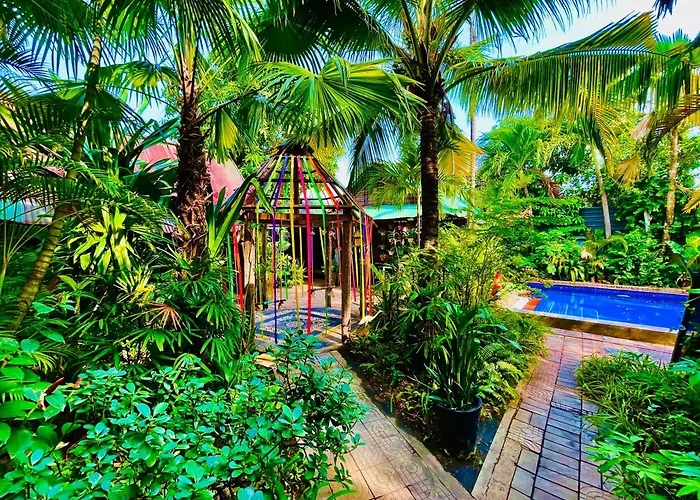 3 Monkeys Villa *